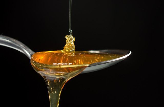 Cuchara con miel